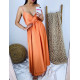 Hosszú női narancssárga szatén ruha