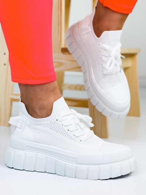 Női fehér, alacsony sztreccs platformú tornacipő