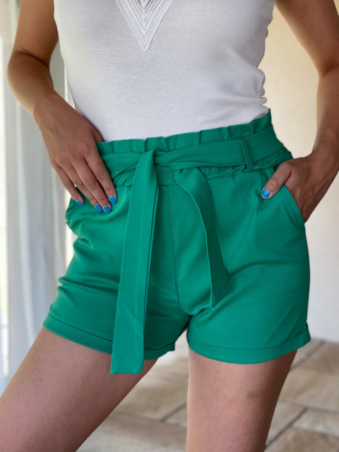 Női rövidnadrág övvel - zöld