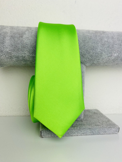 Férfi élénk zöld keskeny nyakkendő