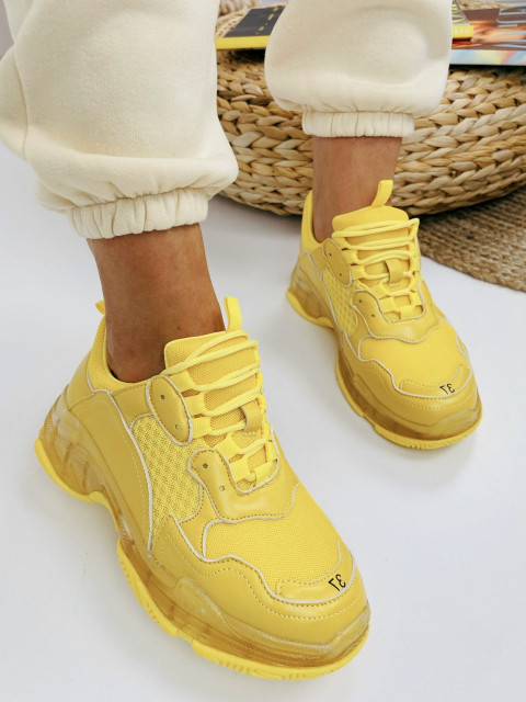 Női sárga cipő