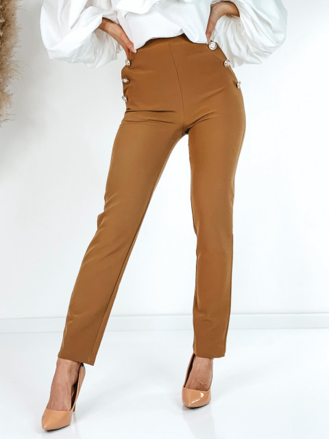 Elegáns női nadrág magas derékkal és gombokkal - barna