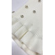 Női kötött pulóver díszkövekkel és fodrokkal - fehér - SÉRÜLT