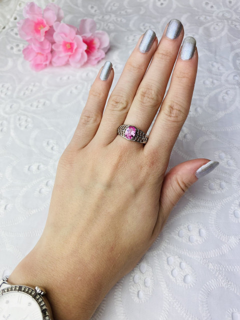 Női ezüst gyűrű rózsaszínű kristállyal 5