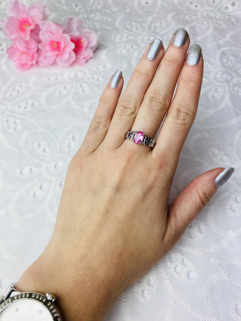 Női ezüst gyűrű rózsaszínű kristállyal 11