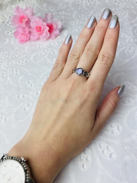 Női ezüst gyűrű lila kristállyal 9