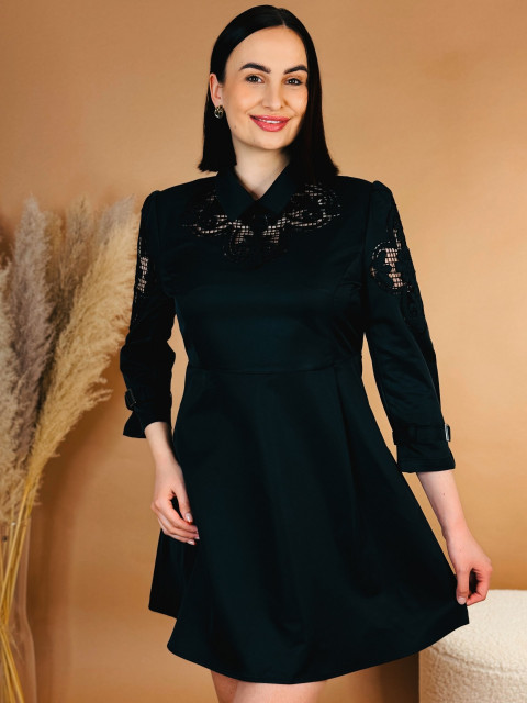 Elegáns női A-szabású ruha csipkével - fekete