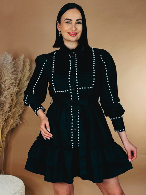 Elegáns női ruha gyöngyökkel és övvel - fekete